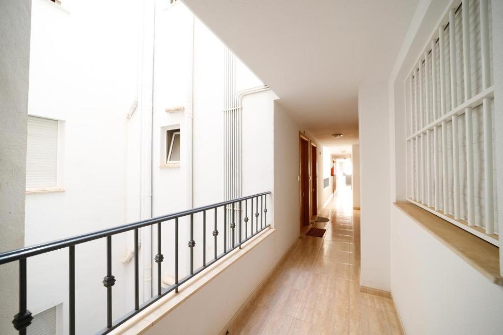 Schöne Wohnung mit Pool , Wi-Fi und privat Garage Torrevieja Exterior foto